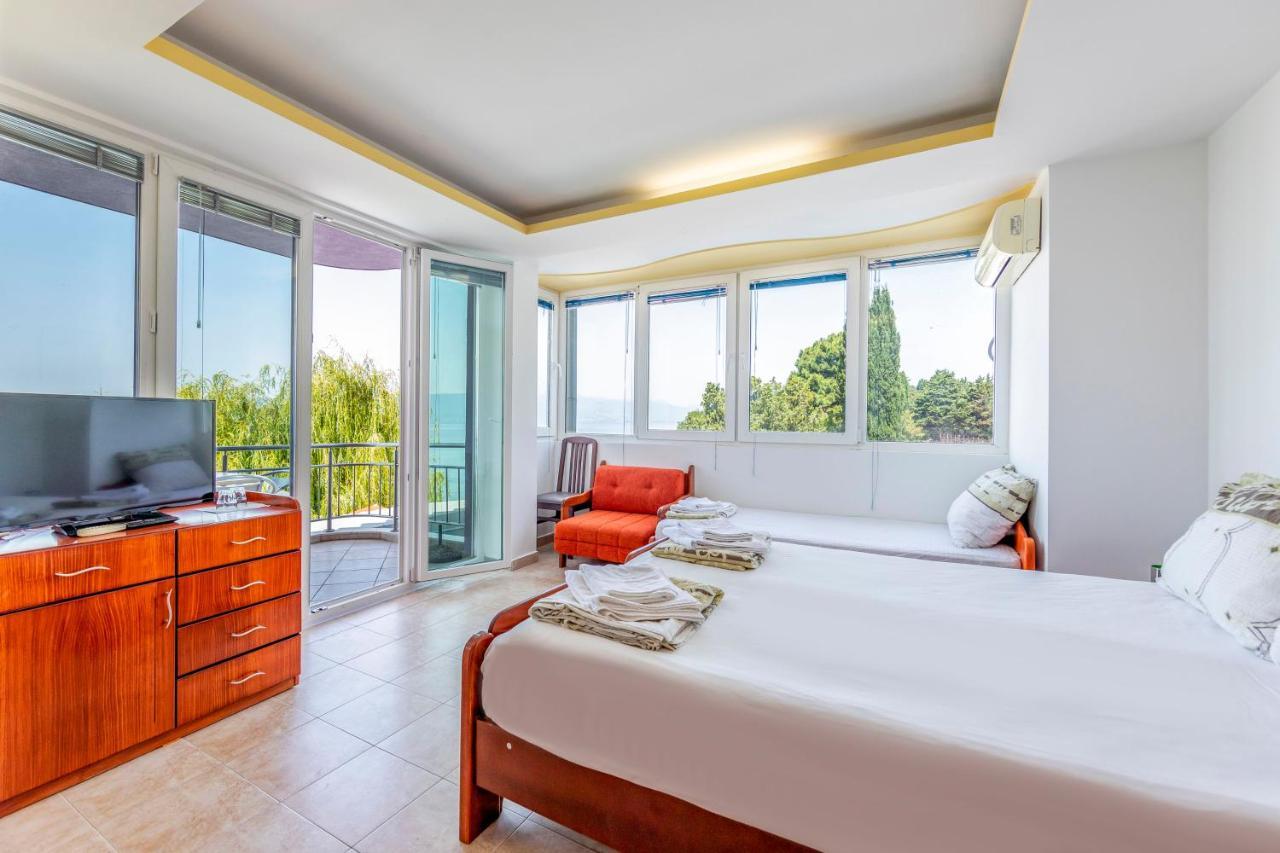 Villa Swiss Ohrid Exterior foto